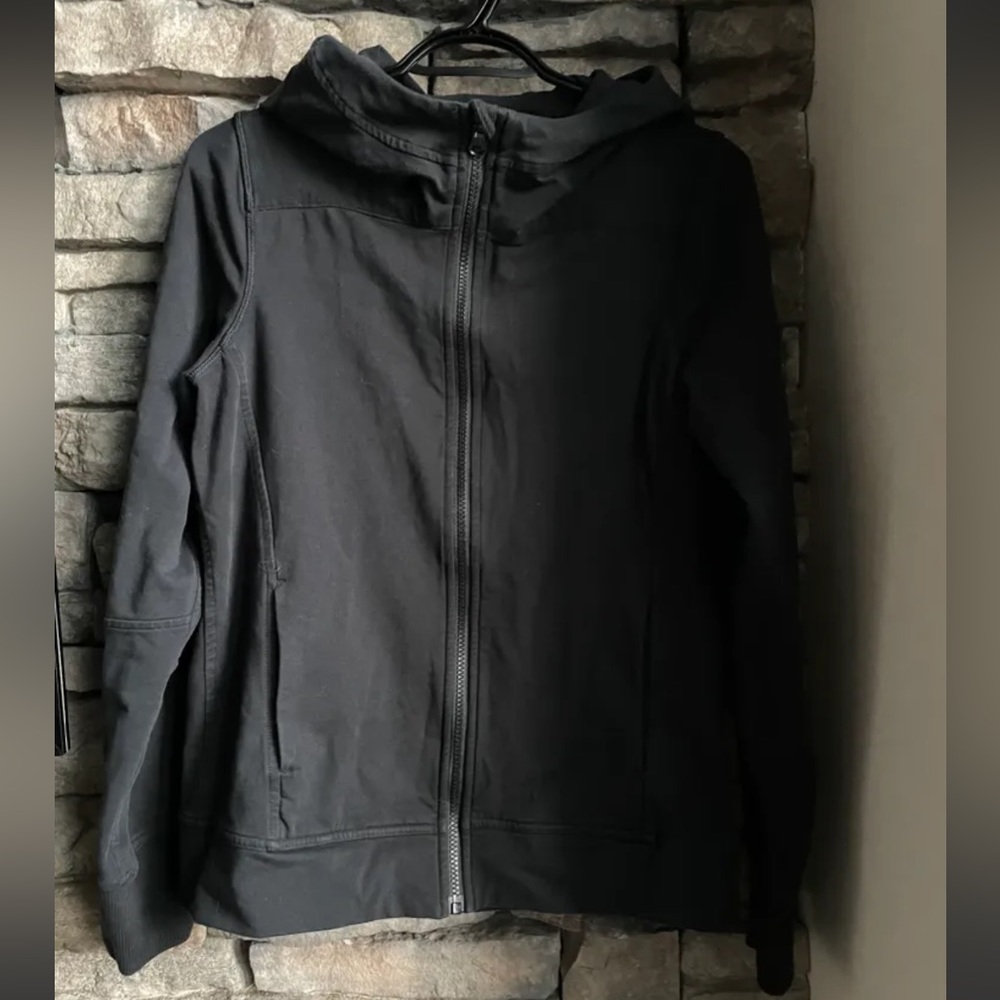 Lululemon black hoodie jacket